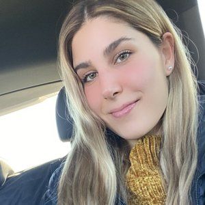 Meet your Posher, Valeria